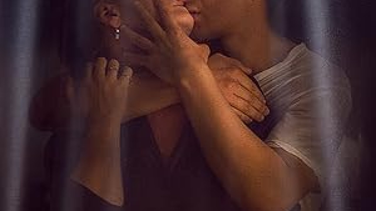 فيلم Naples In Veils 2017 مترجم